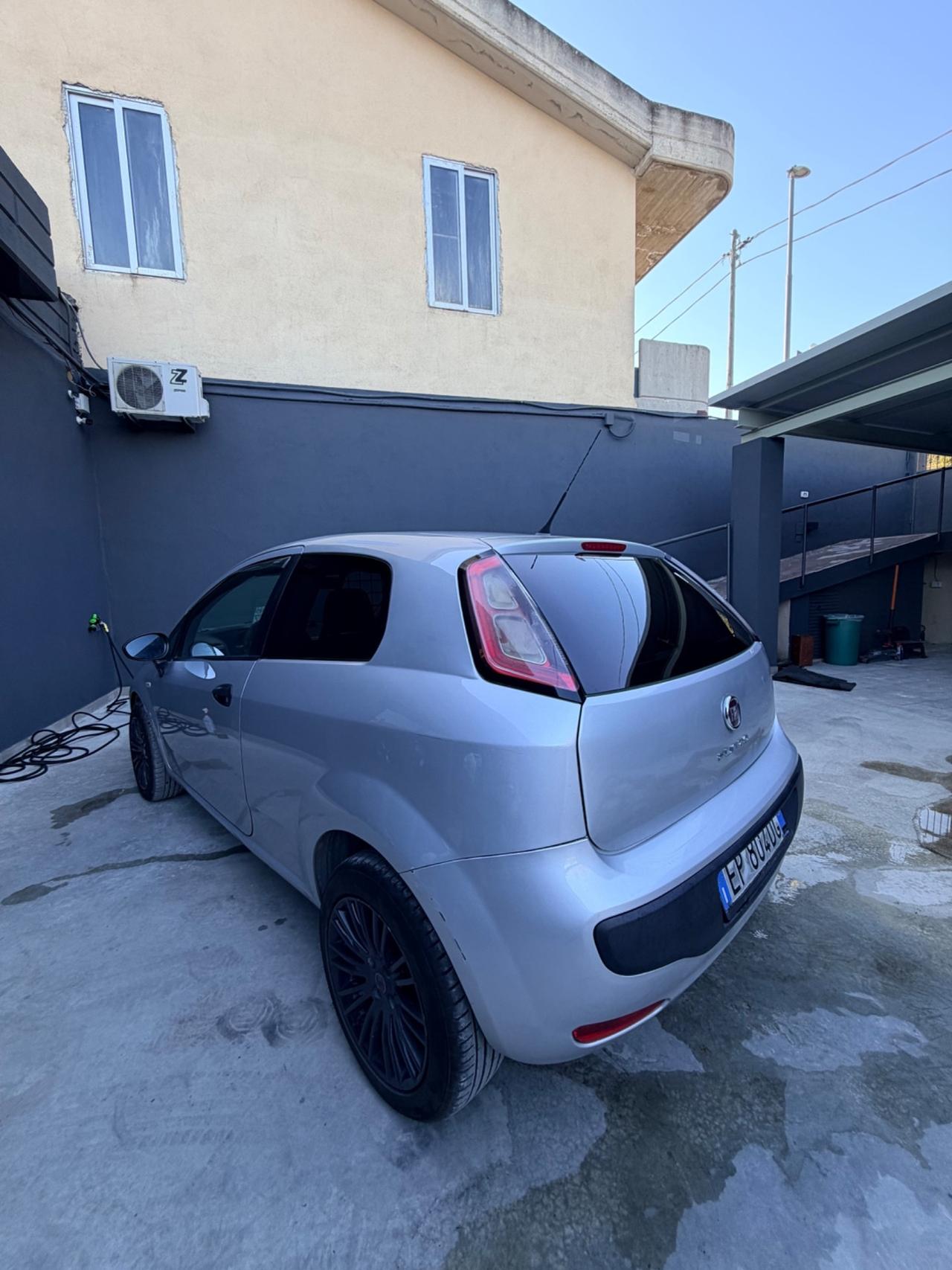 Fiat Punto 1.3 MJT 75CV 3 porte Van Pop 4 posti E5+