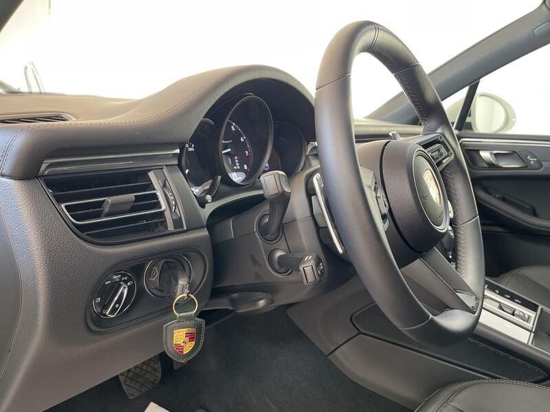 Porsche Macan 2.0 T *21*Pano*Radar*Pelle