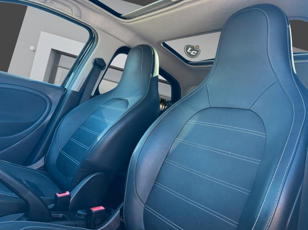 Smart Forfour 1.0 Youngster 71cv AUTOM E TETTO PANORAMICO