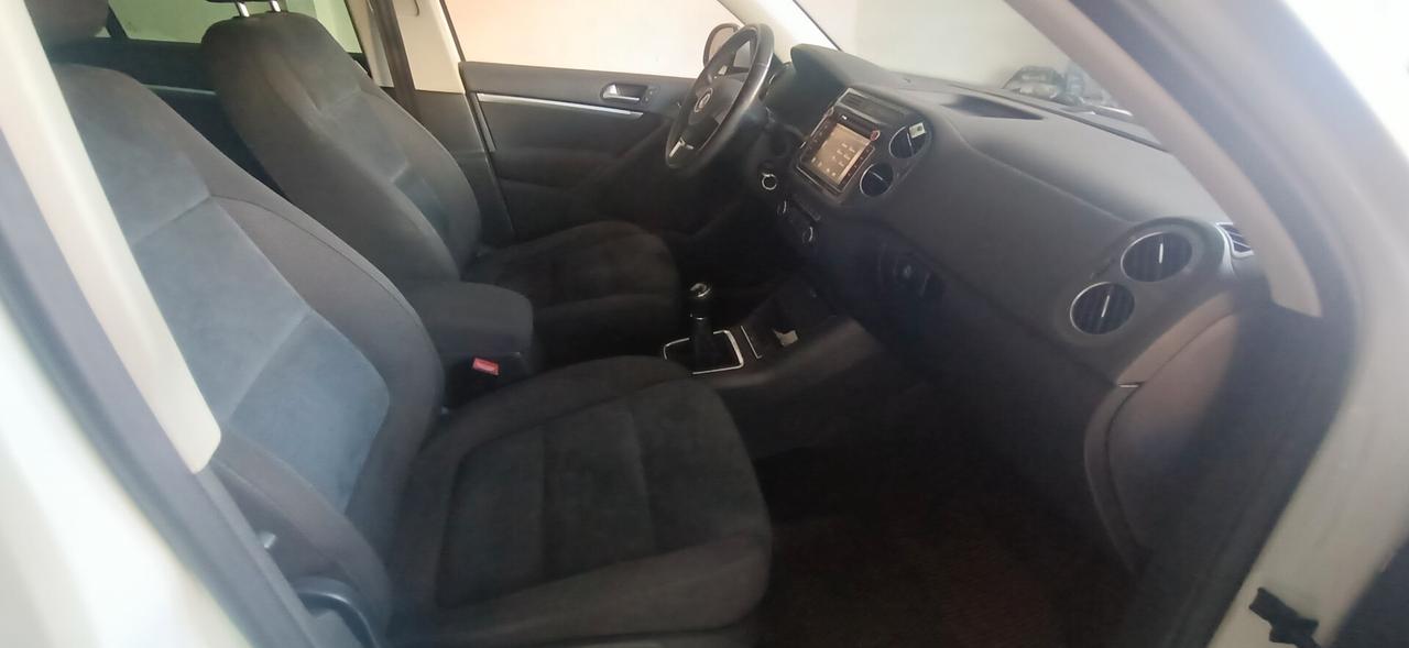 Volkswagen Tiguan 2.0 TDI 140 - 2015 140 CV Sport & Style BlueMotion Technology