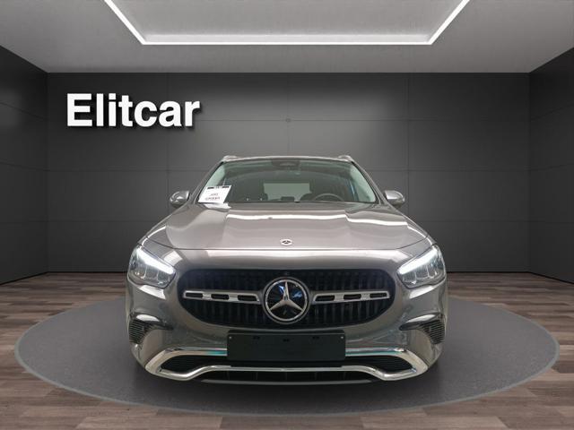 MERCEDES-BENZ GLA 180 Automatic Progressive Advanced