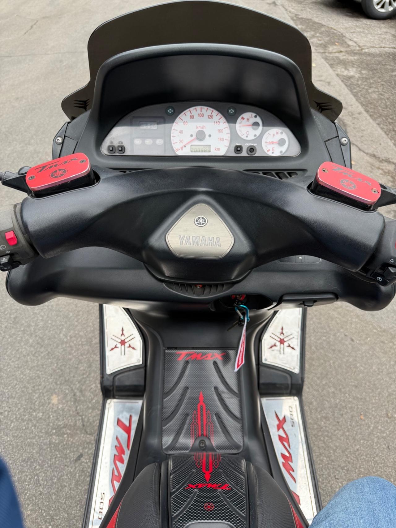 Scooter in buone condizioni generali, motore completamente rifatto. Pronta consegna tel 3348283508 disponibile in zona torrino eur