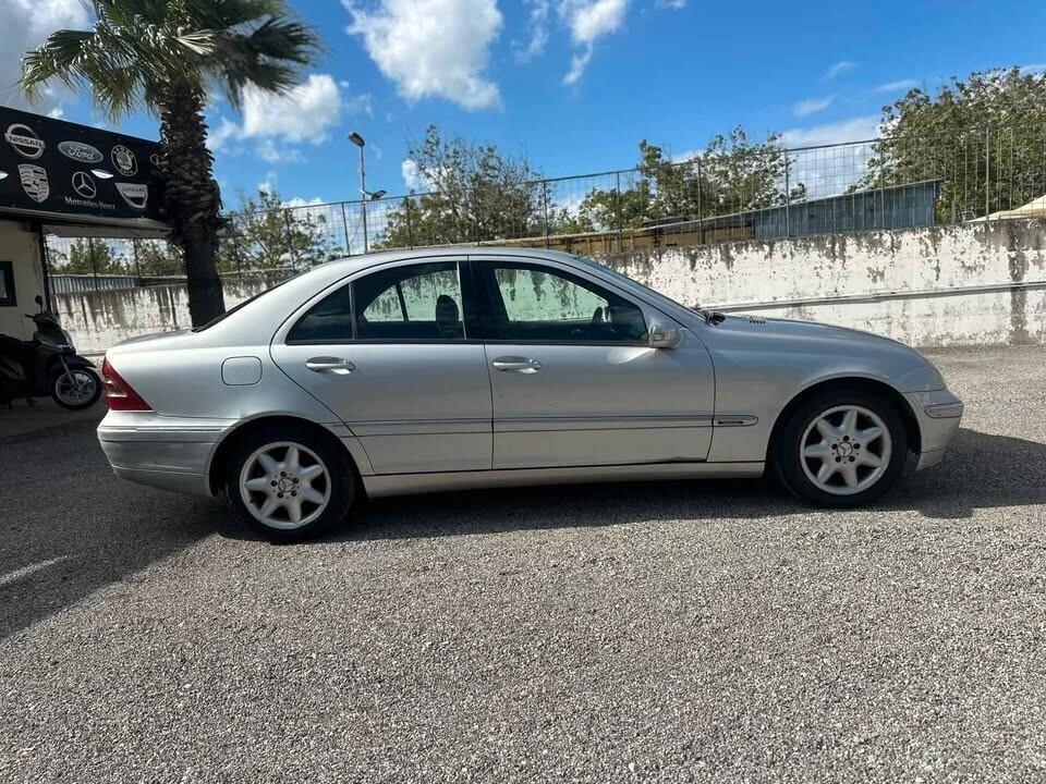 Mercedes-benz C 220 200 CDI 2004