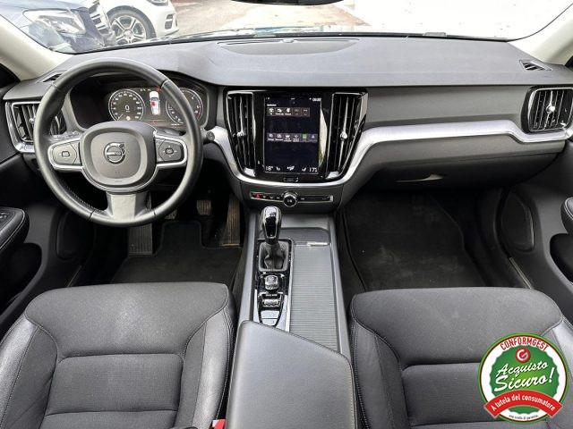 VOLVO V60 D3 Momentum PRO Navi Led Uniproprietario