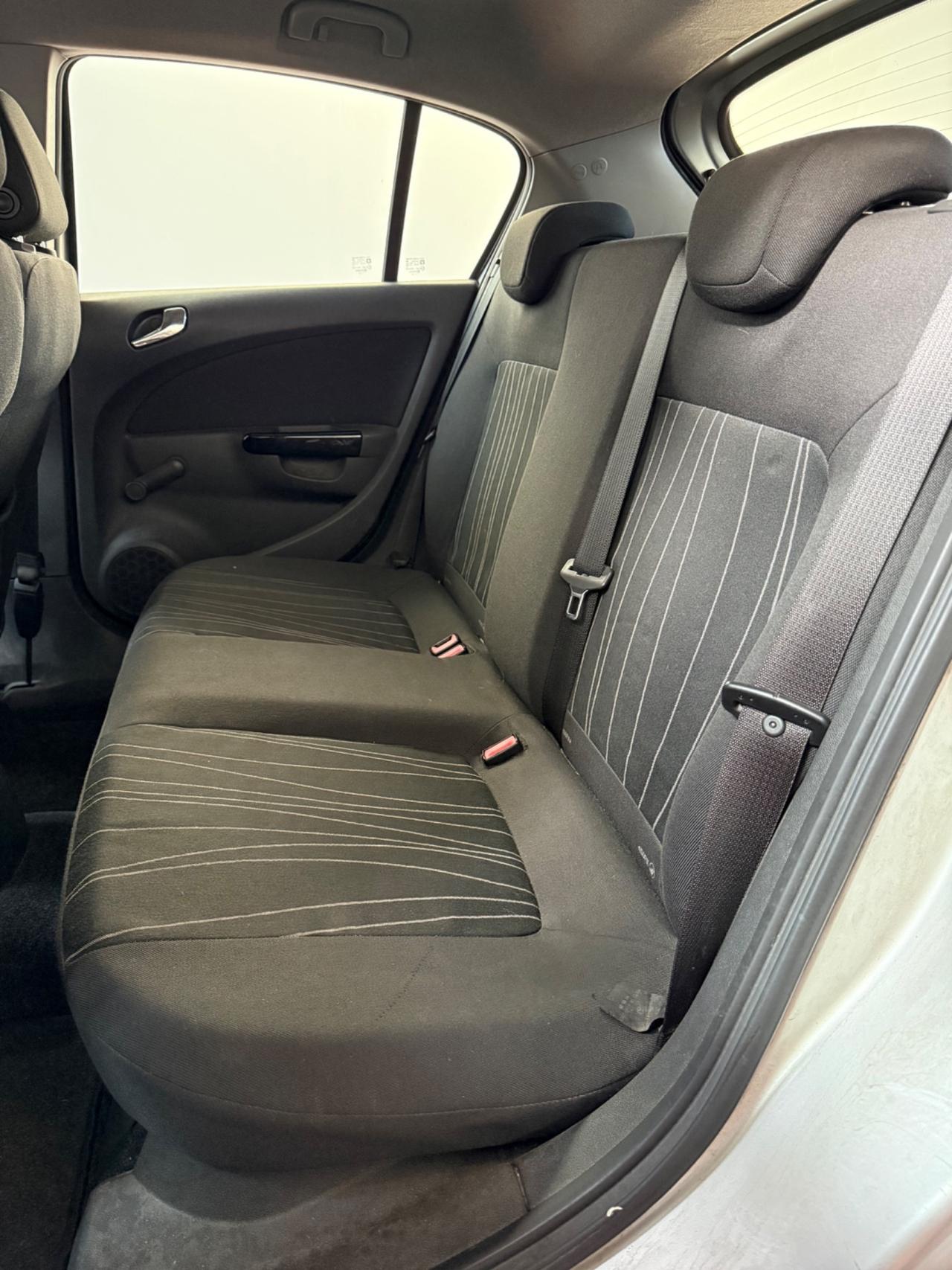 Opel Corsa 1.2 5 porte Enjoy