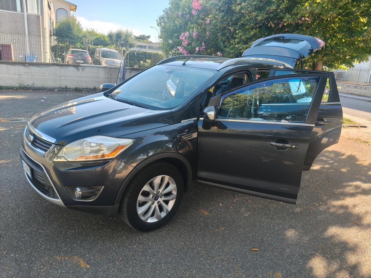 Ford Kuga 2.0 TDCi 4WD SOLO 128.000 KM
