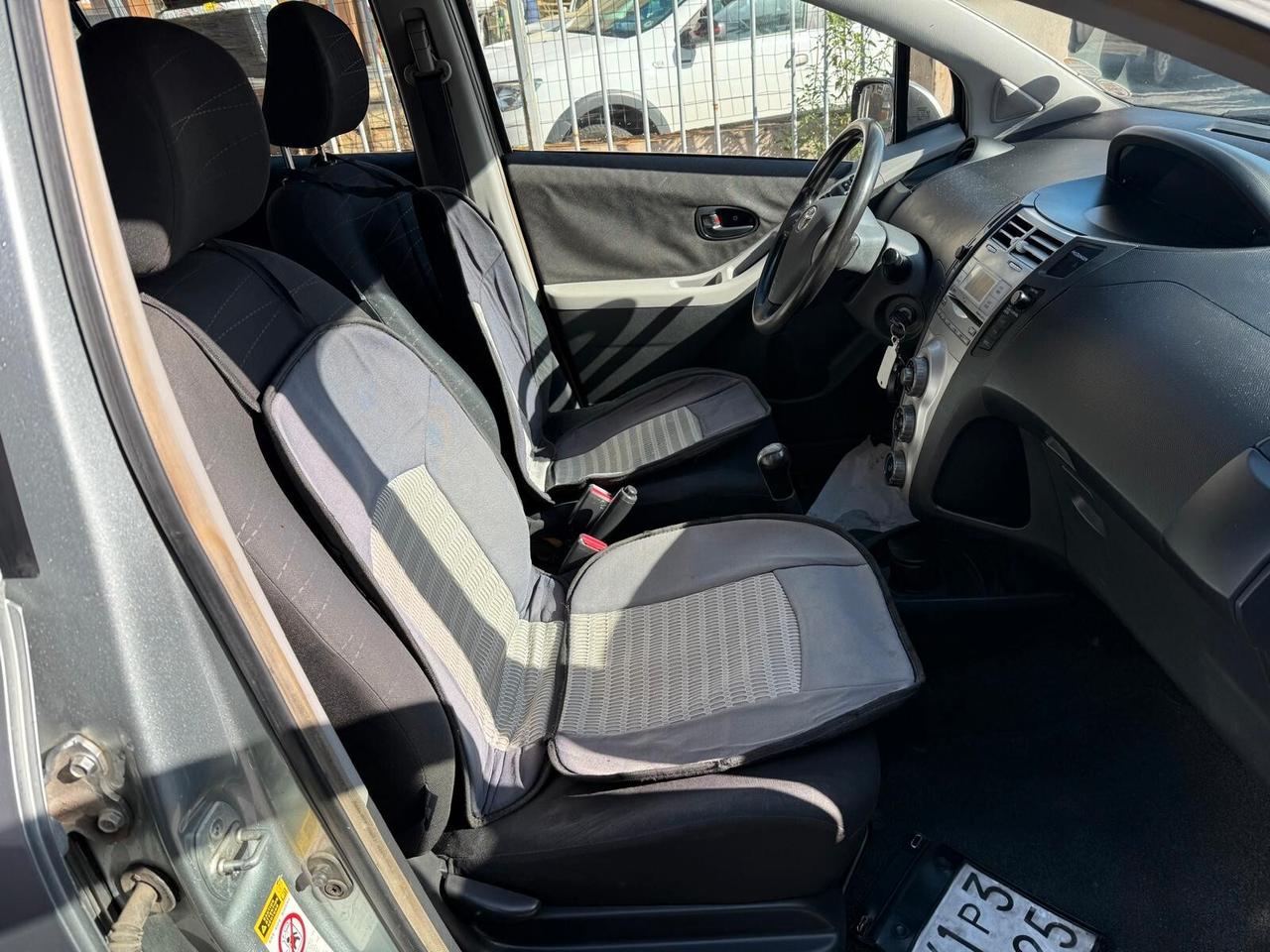 Toyota Yaris 1.0 5 porte Sol