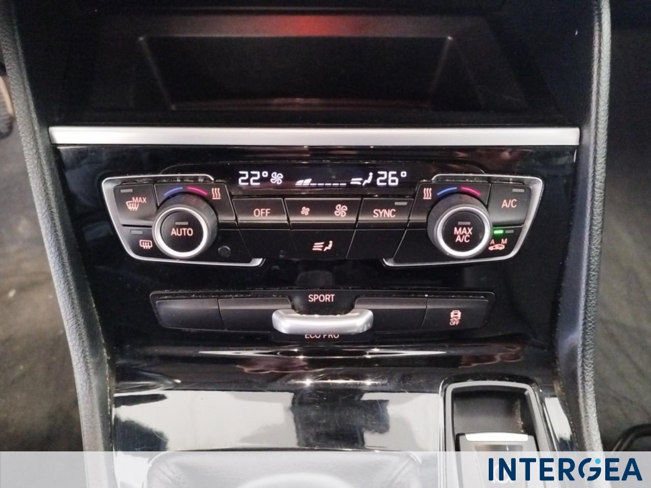 BMW 216d Active Tourer Advantage my15