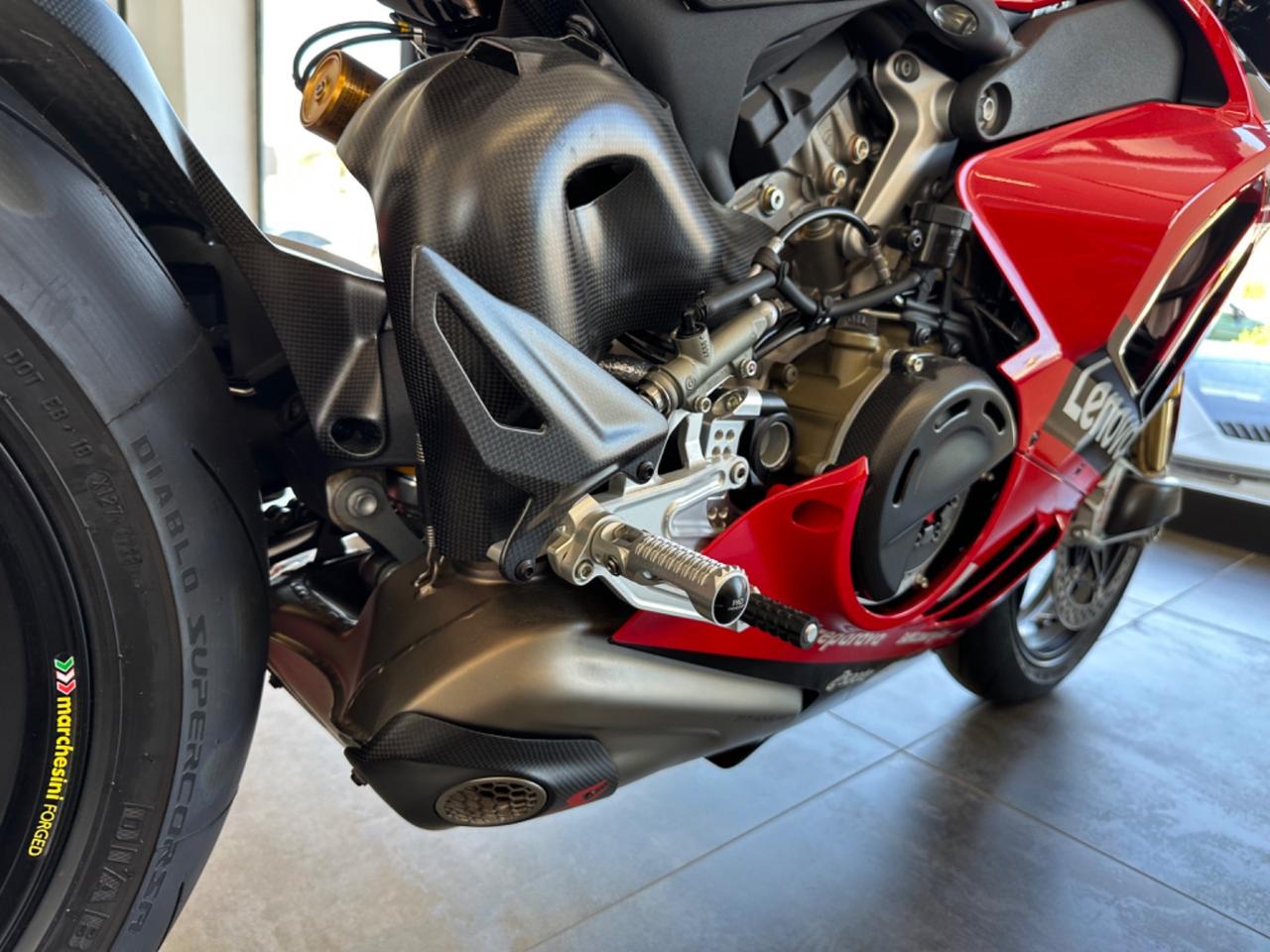 Ducati Panigale V4 BAGNAIA 2022 World Champion Replica - n. 37 di 260