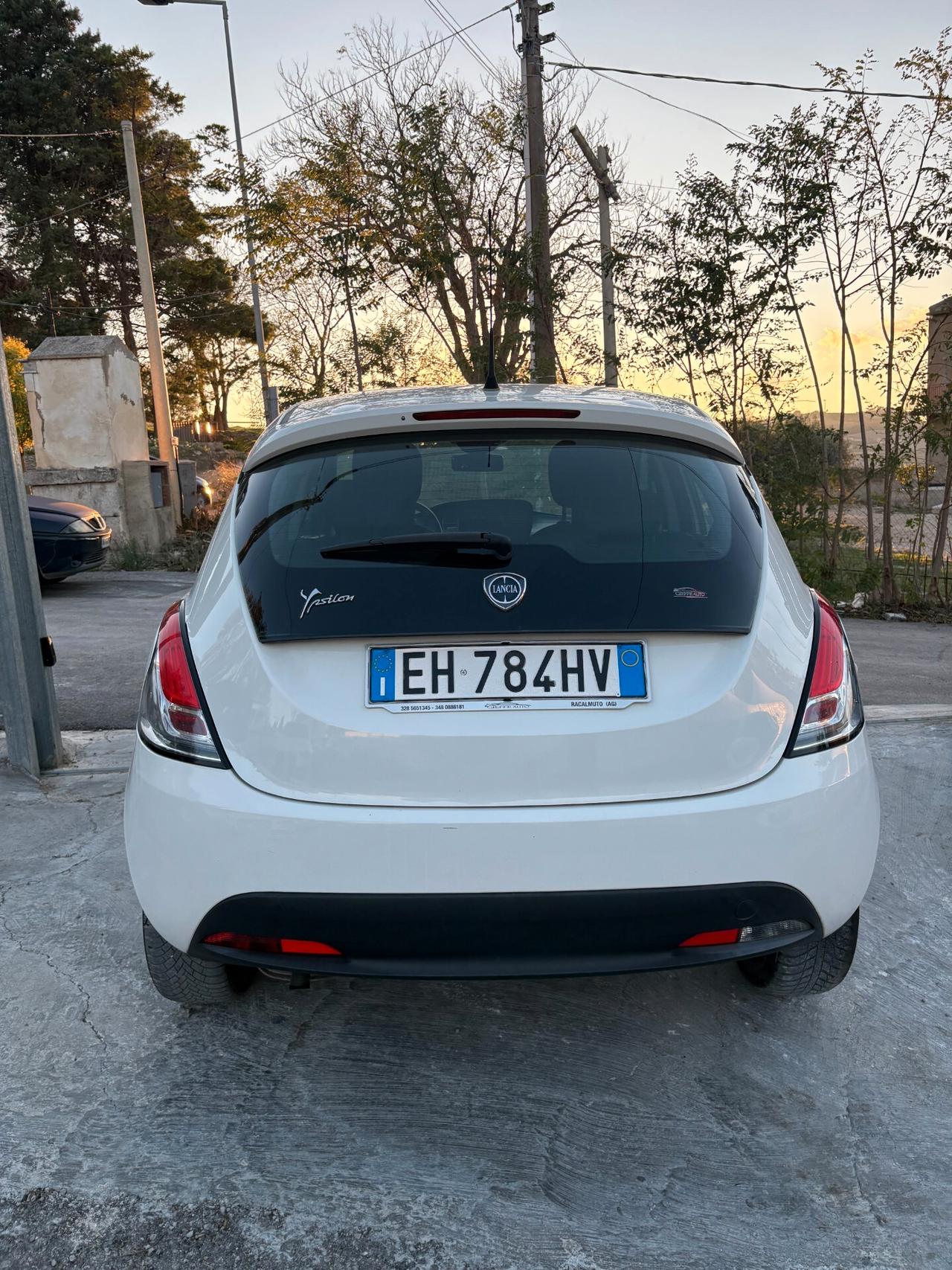 Lancia Ypsilon 1.2 69 CV 5 porte Silver