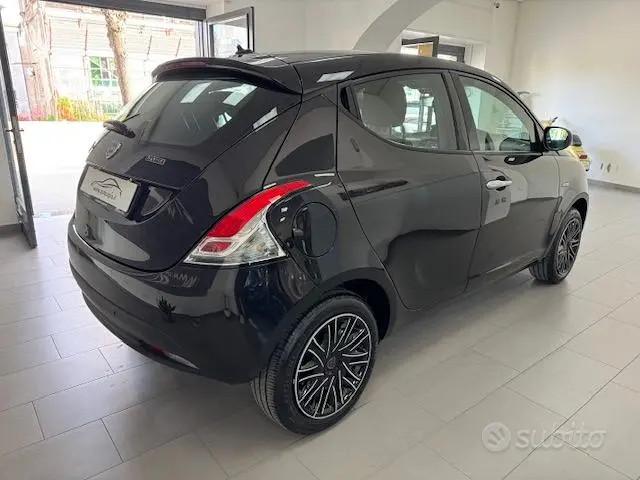 Lancia Ypsilon 1.0 firefly hybrid Gold KM CERT