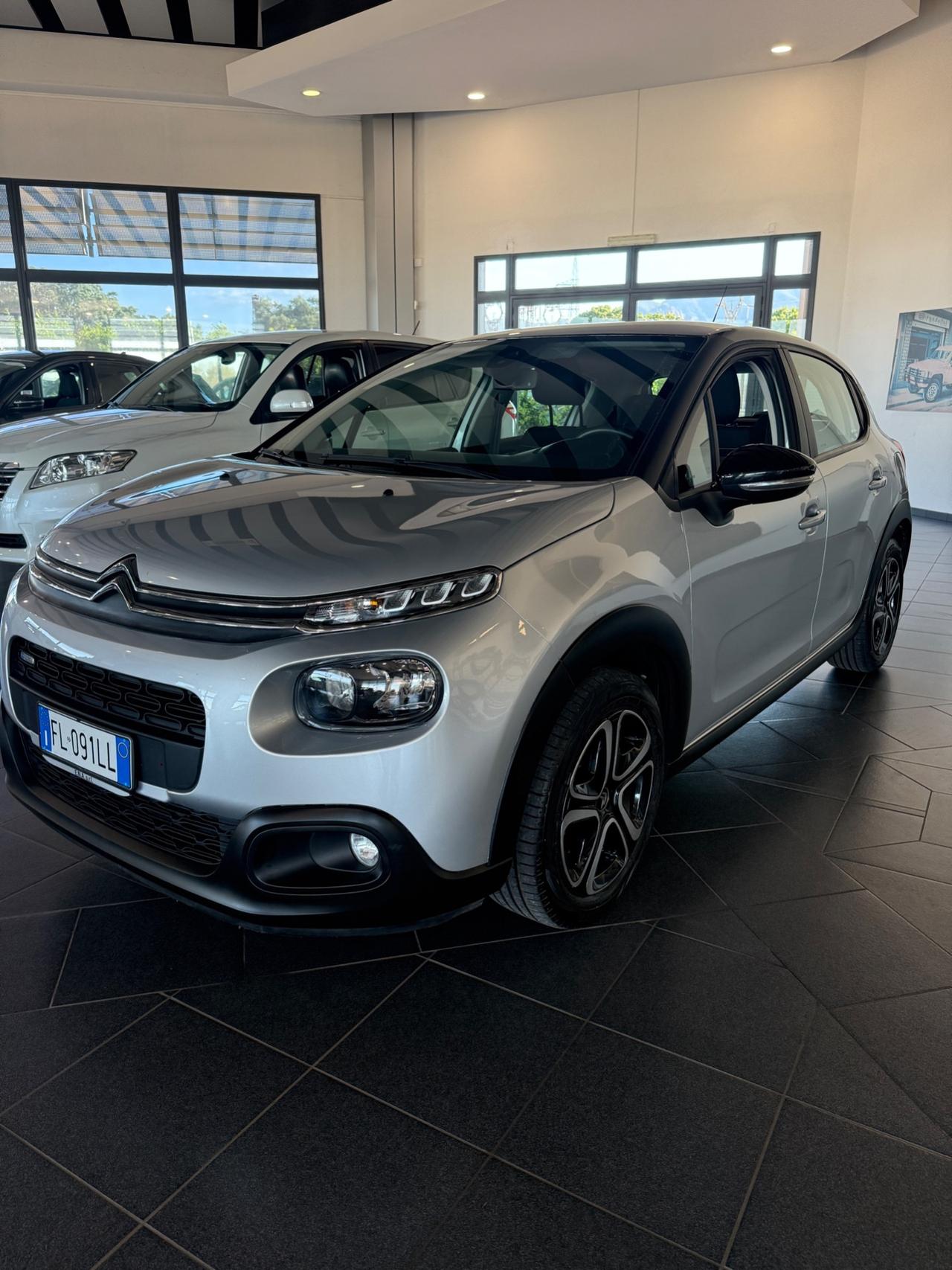 Citroen C3 PureTech 82 Shine my17" 86000km