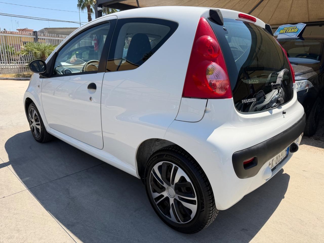 Peugeot 107 1.0 BENZINA 2012 - CLIMA, SERVOSTERZO