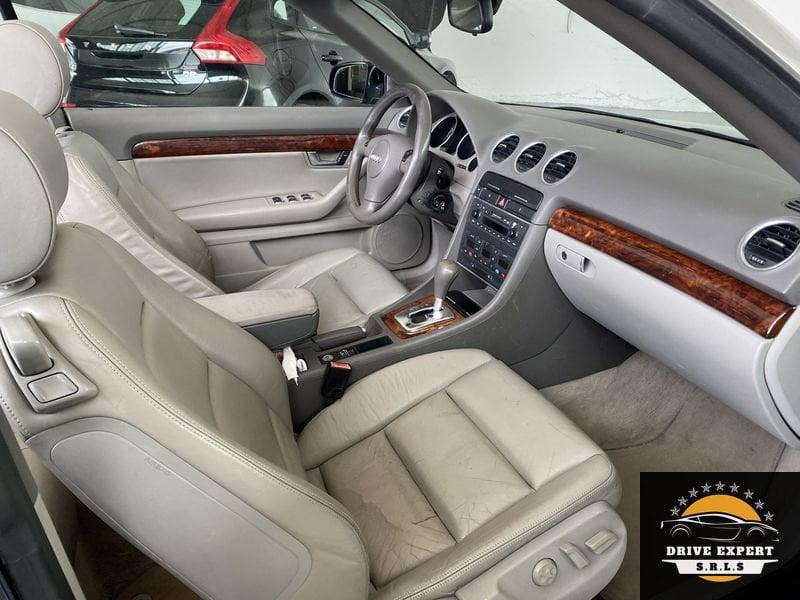Audi A4 A4 3.0 Cabrio 3.0 V6 30V CAT