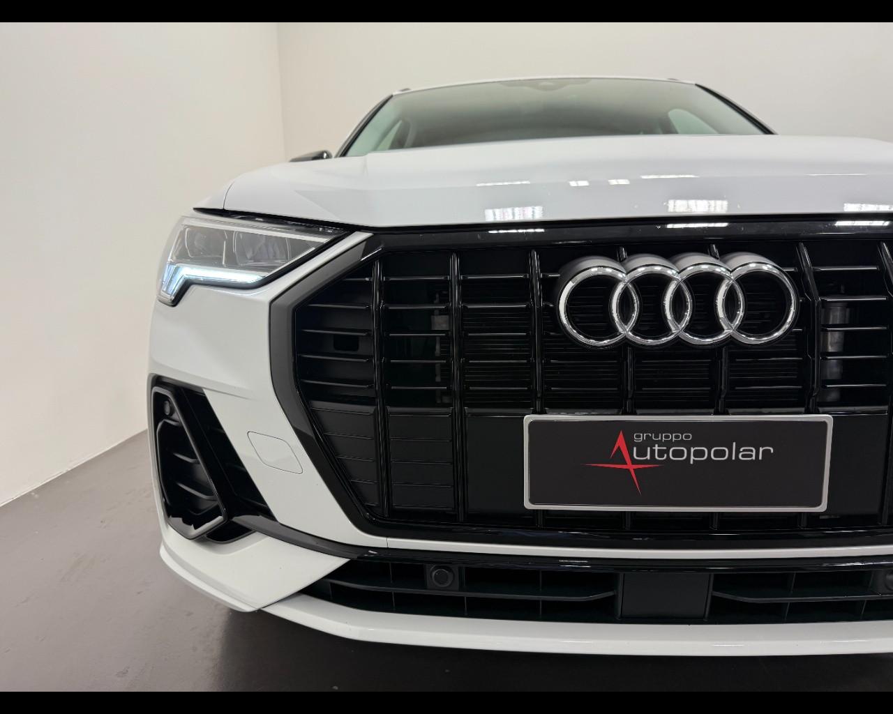 AUDI Q3 45 TFSIe S-TRONIC S LINE EDITION