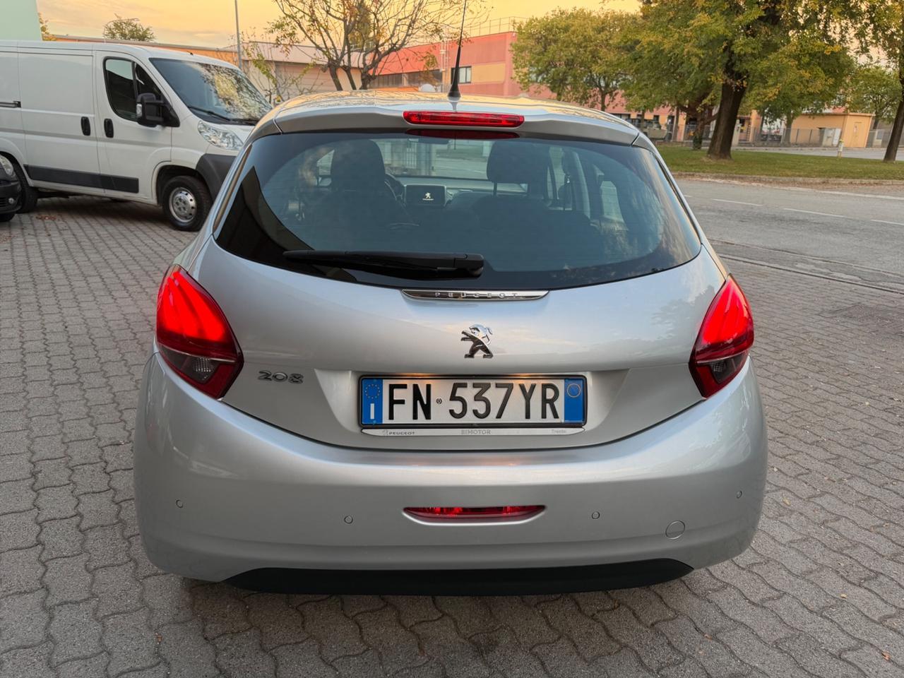 Peugeot 208 PureTech 82 5 porte Allure