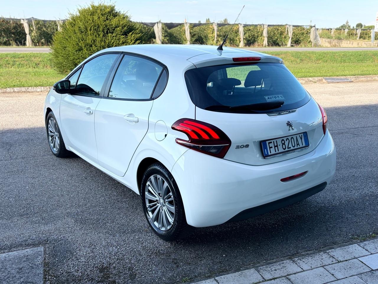 Peugeot 208 1.6 diesel 2017 5 porte Allure
