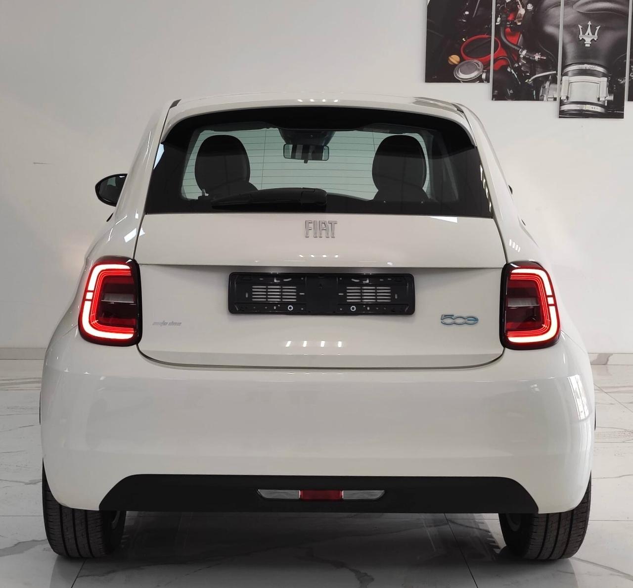 Nuova Fiat 500 Hatchback/ Nuova Km0