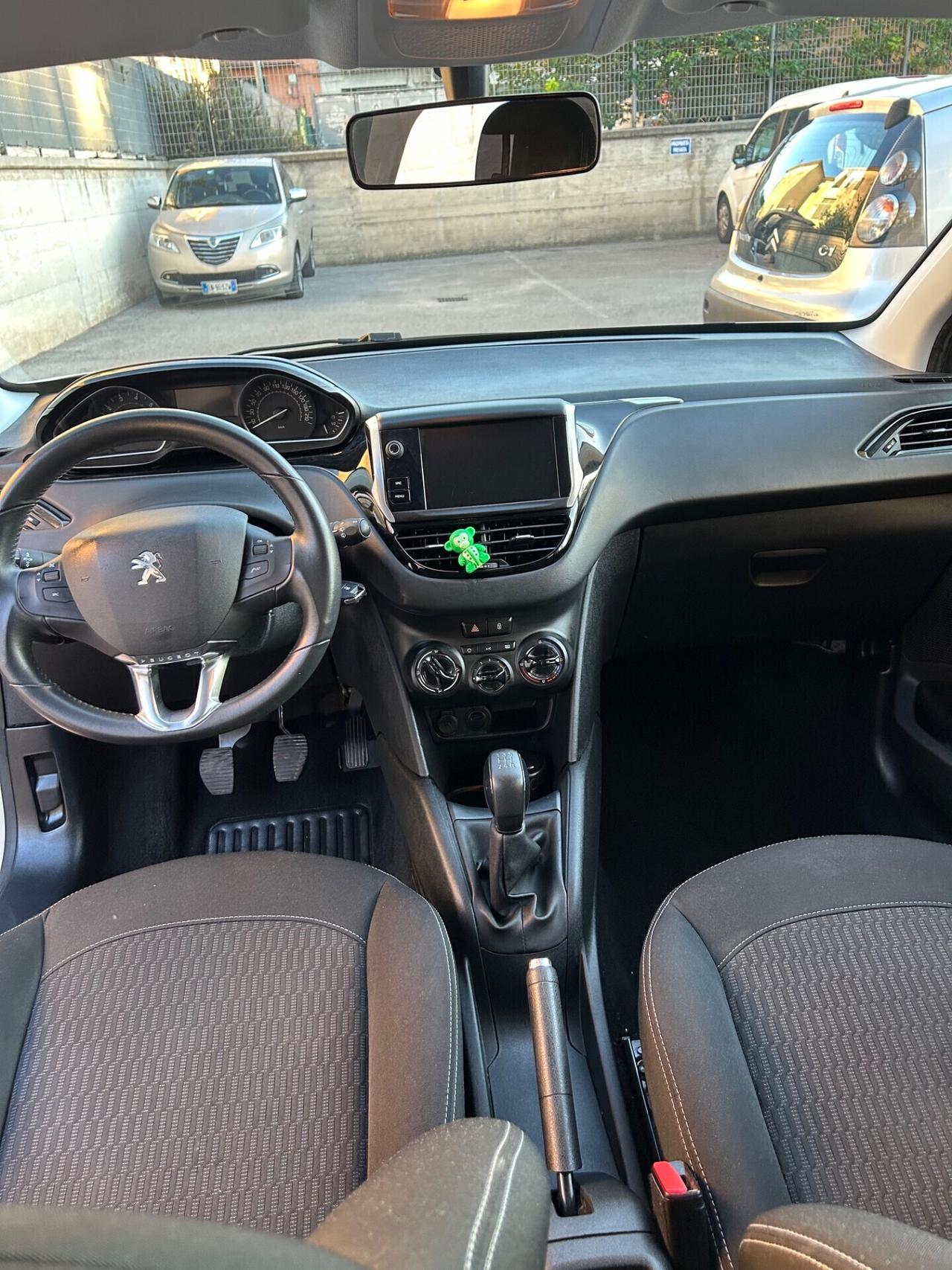 Peugeot 208 PureTech 82 5 porte Allure