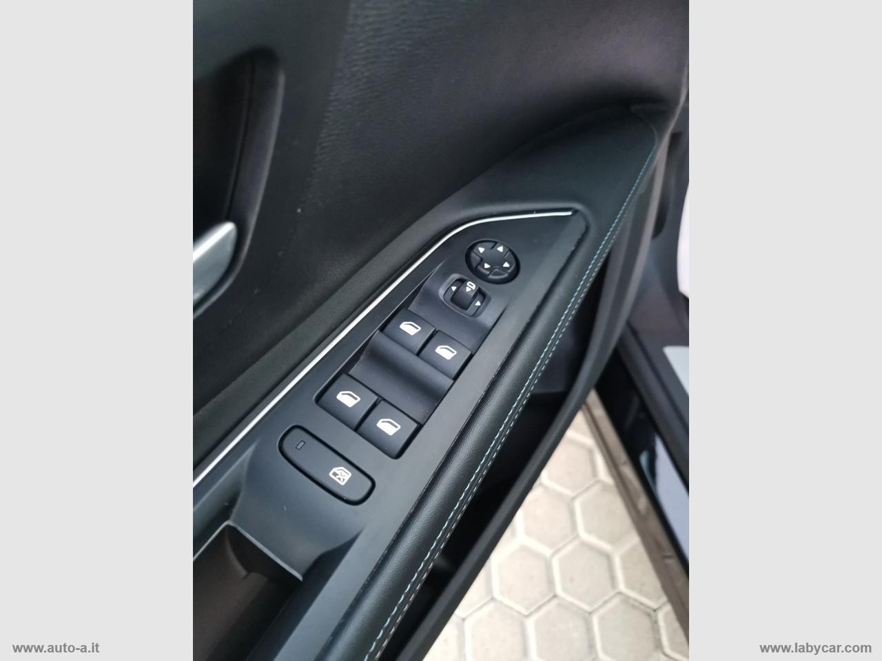 PEUGEOT 5008 BlueHDi 130 S&S EAT8 Crossway