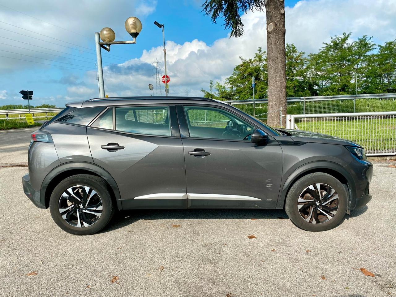 Peugeot 2008 1.2 puretech Active Pack 130cv CINGHIA SOSTITUITA