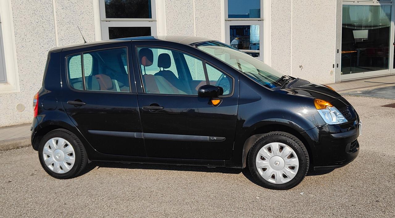 Renault Modus 1.2 16V Luxe Privilège