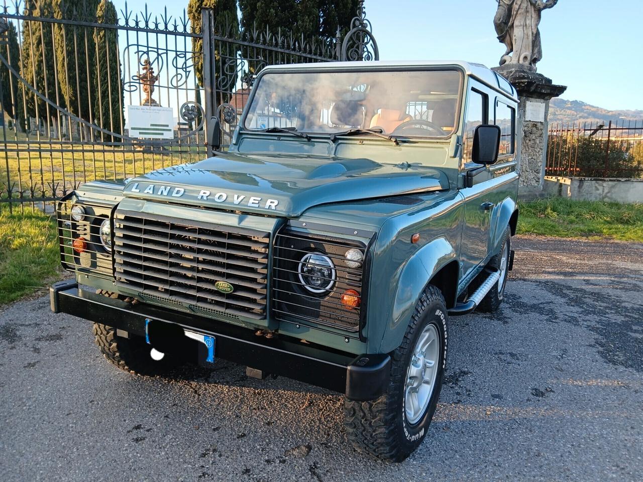 Land Rover Defender 90 2.4 TD4 Station Wagon