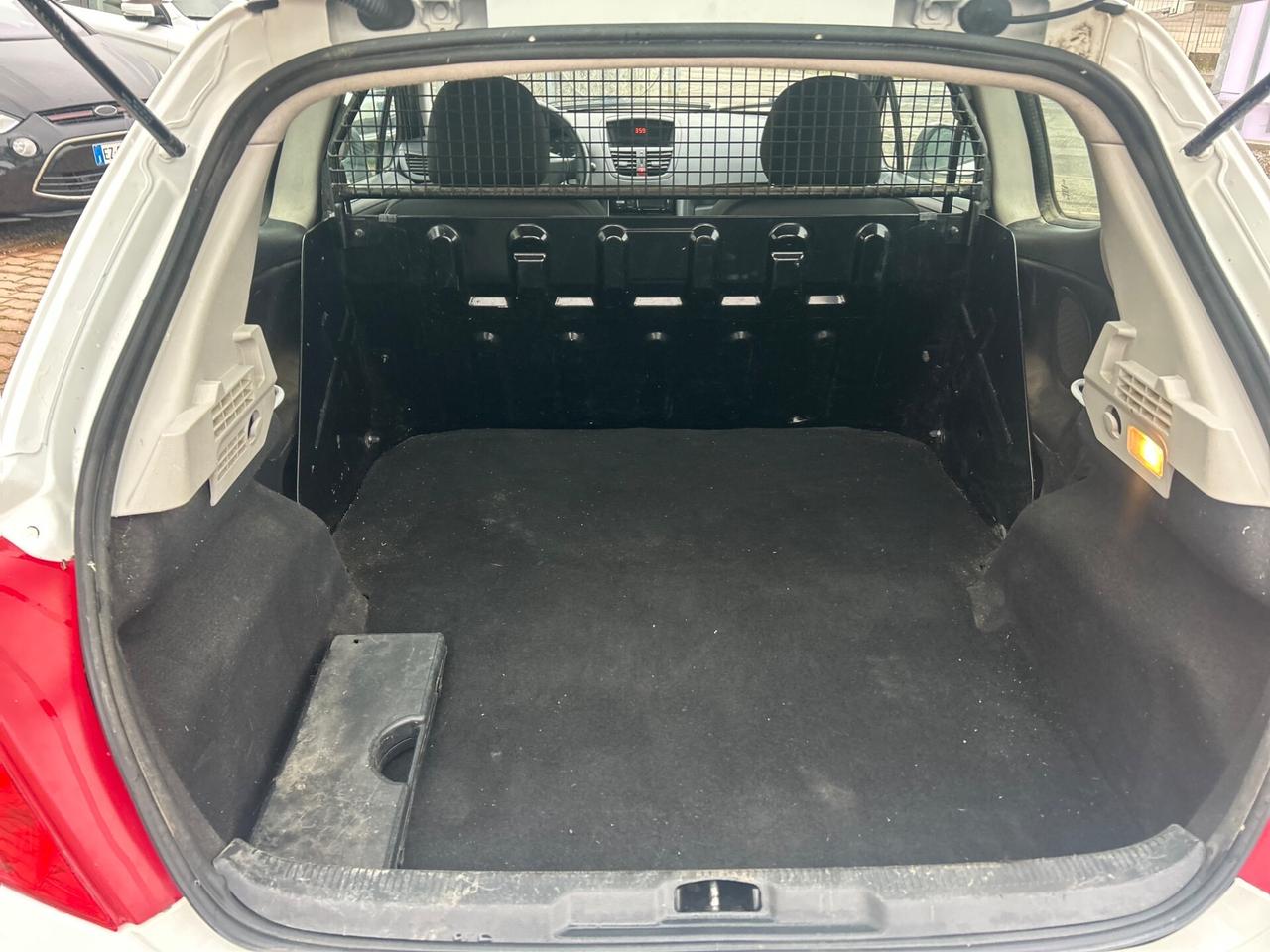 Peugeot 207 1.4 HDi 70CV 3p. XS autocarro