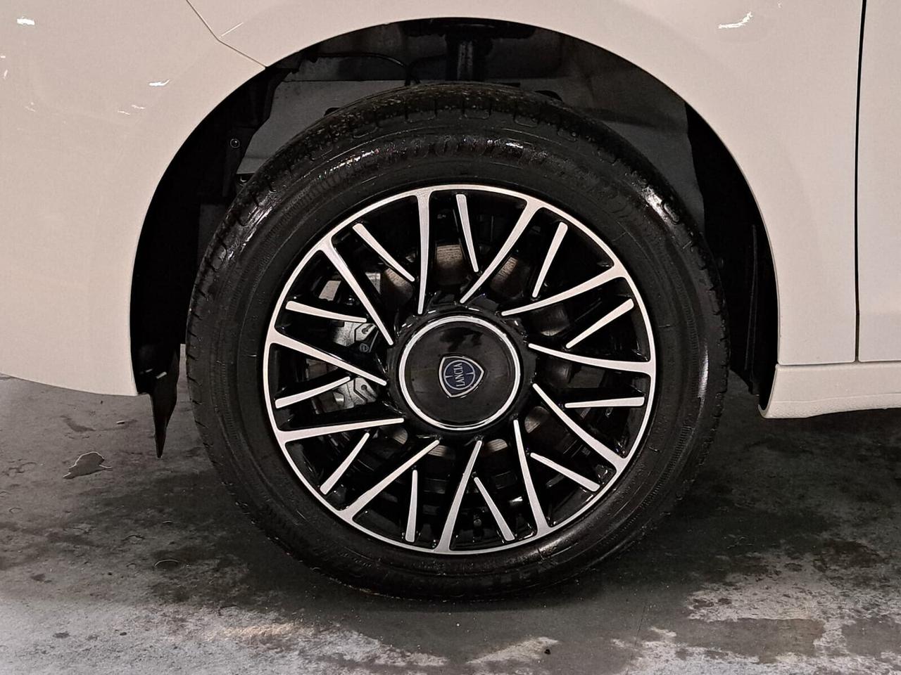 Lancia Ypsilon 1.0 FireFly Hybrid Platino Km. 0 (466)