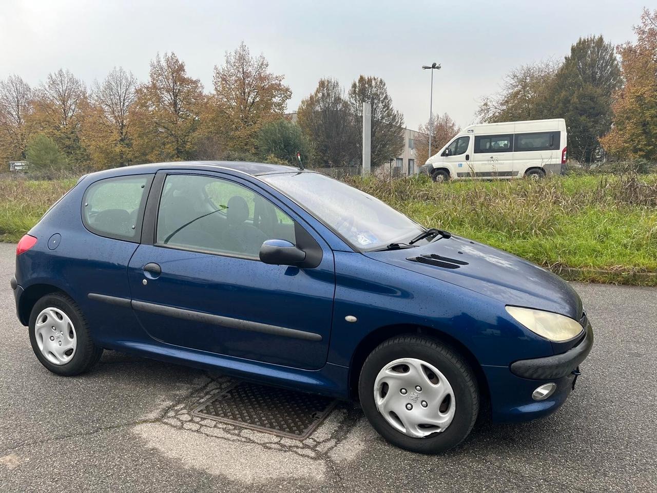 Peugeot 206 1.1 3p. XR