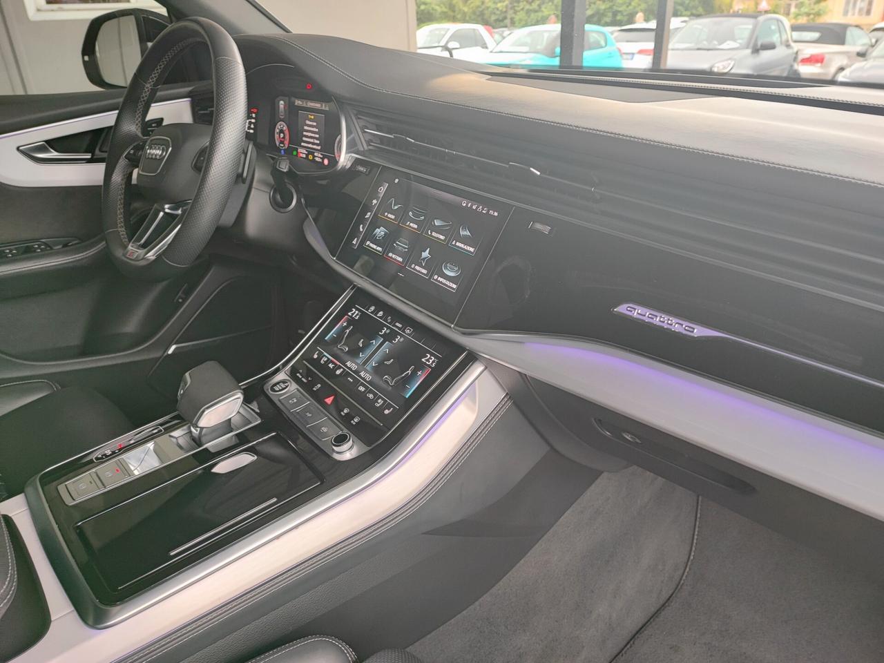 Audi Q8 55 TFSI quattro tiptronic Sline Plus