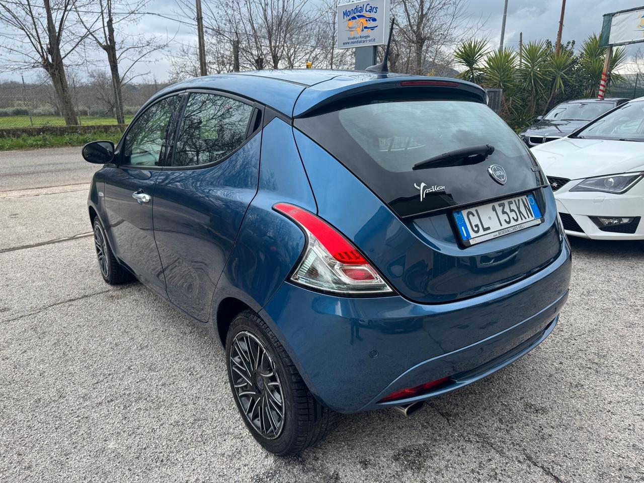 Lancia Ypsilon 1.0 FireFly 5 porte S&S Hybrid Gold Plus
