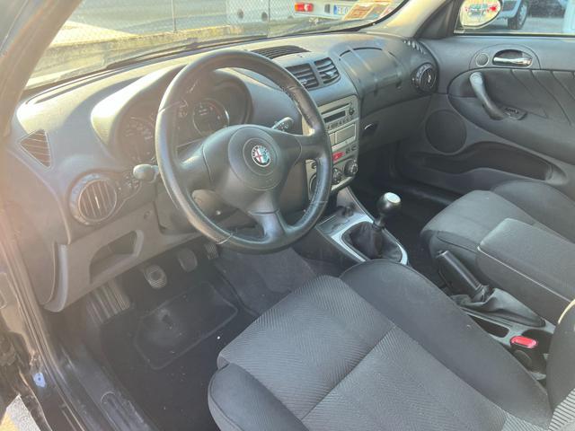 ALFA ROMEO 147 1.9 JTD (120) 5 porte Distinctive Unico proprietar
