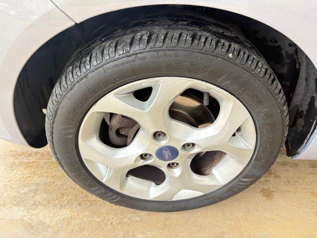 FORD Fiesta 1.4 TDCi 70CV 5 porte Titanium OK NEOPATENTATI