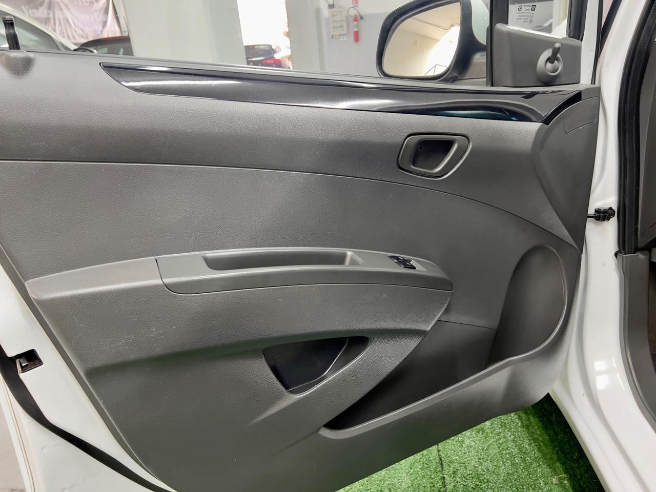 Chevrolet Spark 1.0 GPL Eco Logic Pink Lady Special Edition