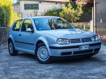Volkswagen Golf 1.6 BENZINA 100cv / 86.000km / Unipro