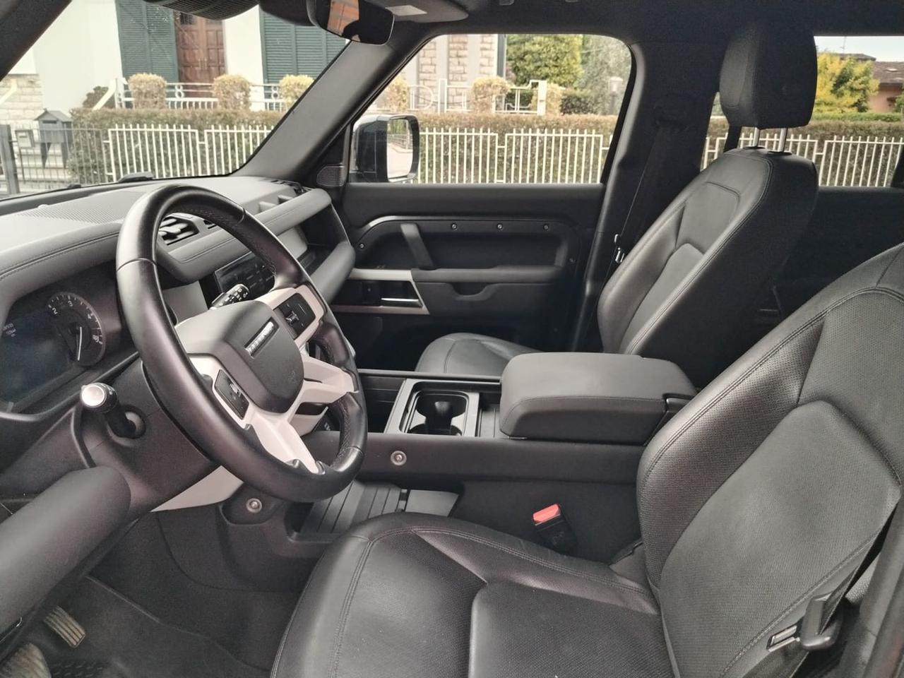 Land Rover Defender SE D 200 MHEV