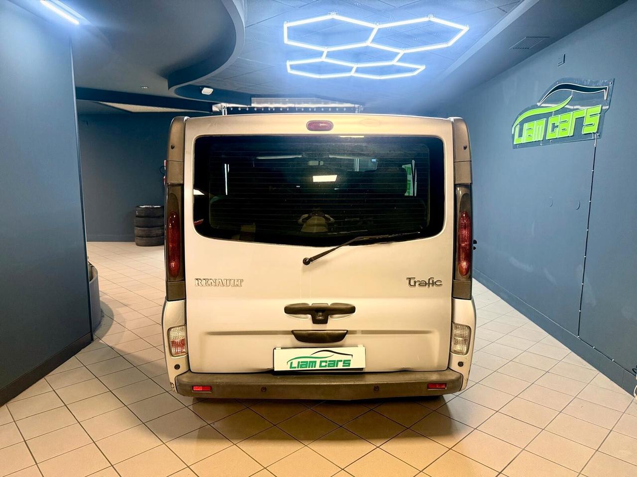 Renault Trafic 2.5 dCi/140 PC-TN Pass.Privil.