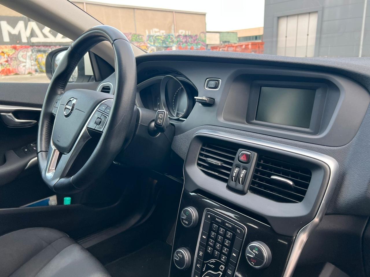 Volvo V40 D2 R-design Momentum 2016