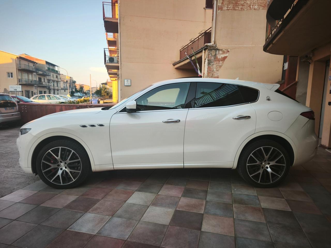 Maserati Levante SQ4 V6 430 CV TETTO