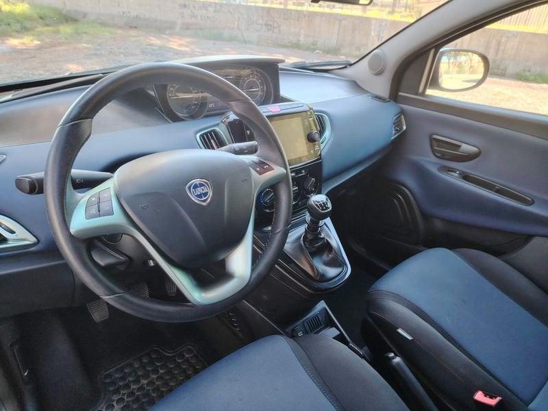 Lancia Ypsilon Ypsilon 1.0 FireFly 5 porte S&S Hybrid Platino
