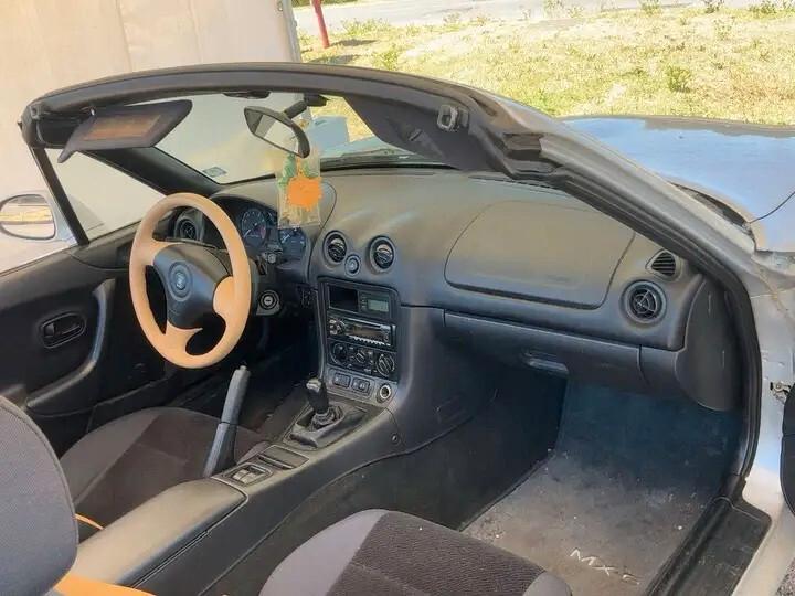 Mazda MX-5 1.9 Benzina Cabrio