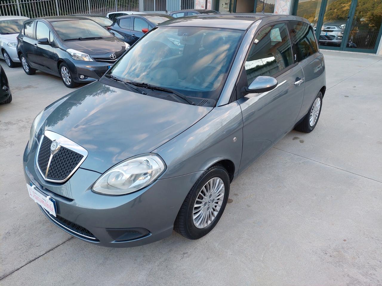 Lancia Ypsilon 1.3 MJT 75 CV Argento