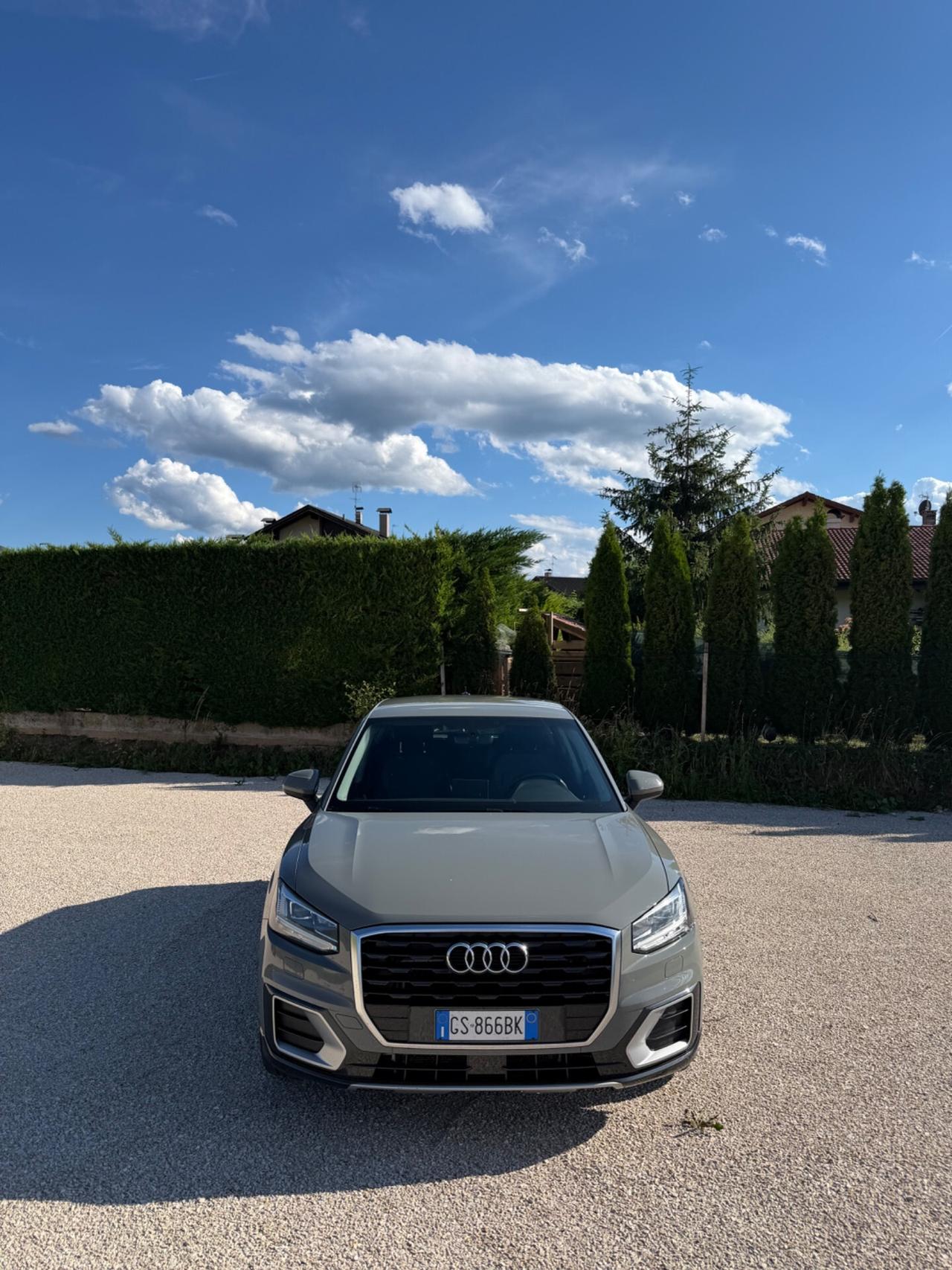 Audi Q2 30 TDI Identity Black