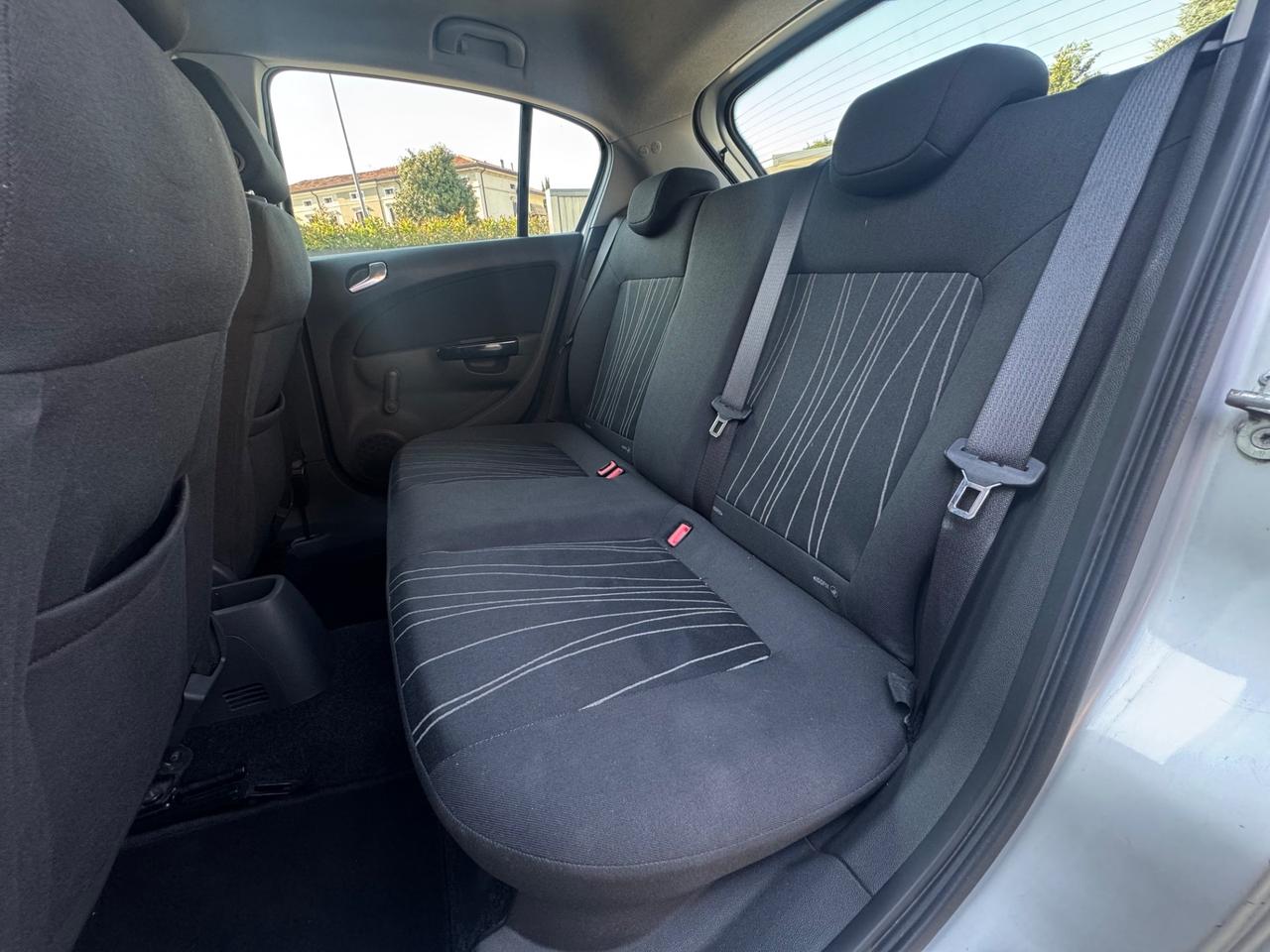 Opel Corsa 1.2 5 porte 85CV NEOPATENTATI