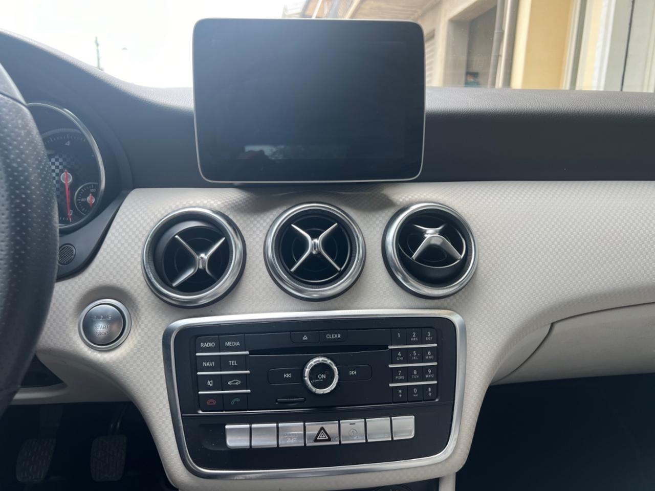 Mercedes-benz A 180 d Premium