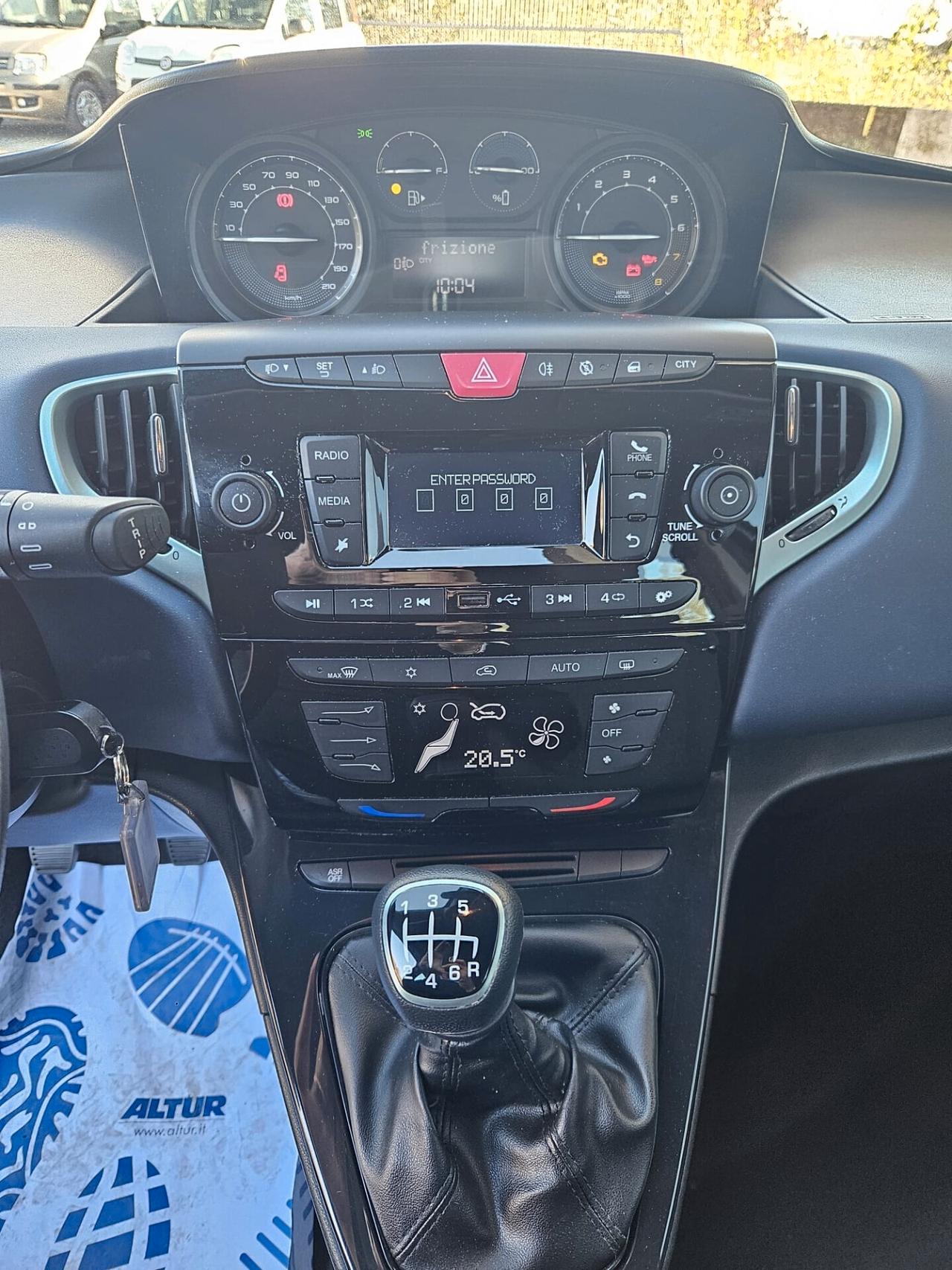 Lancia Ypsilon 1.0 FireFly 5 porte S&S Hybrid Gold