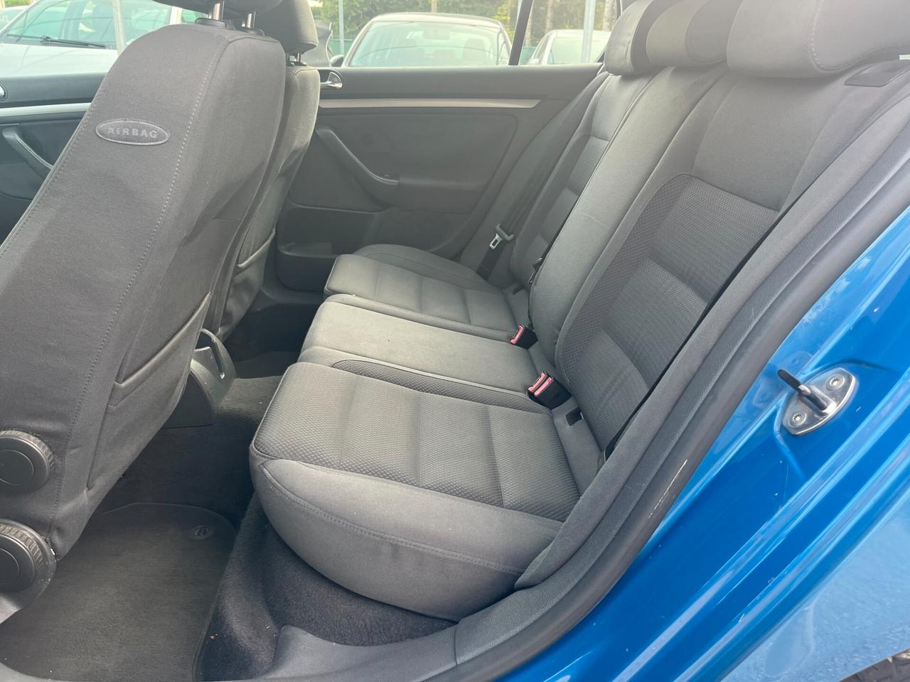 Volkswagen Golf 1.6 16V FSI 5p. Comfortline