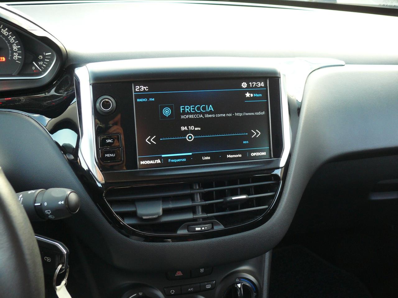 Peugeot 208 Allure (M1220)