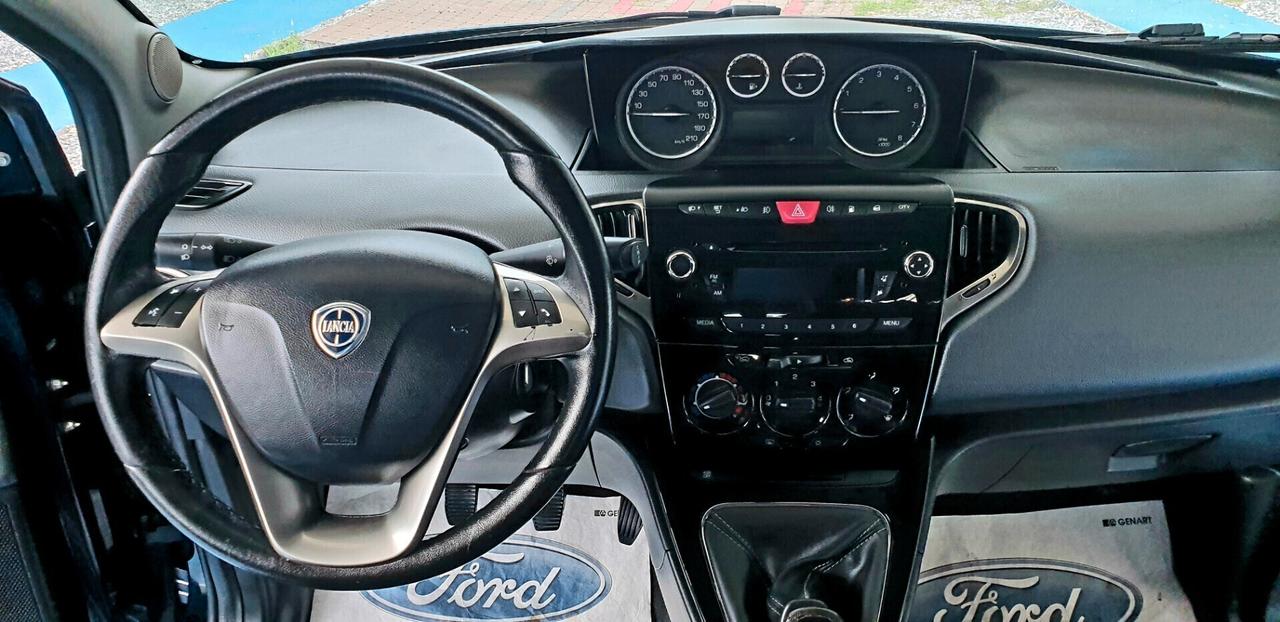 LANCIA YPSILON 1.2 BENZ/G.P.L BOMBOLA. VALIDA 2035